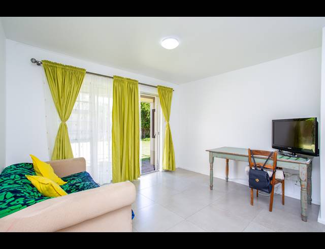 1 BEDROOM APARTMENT FOR SALE IN KENILWORTH